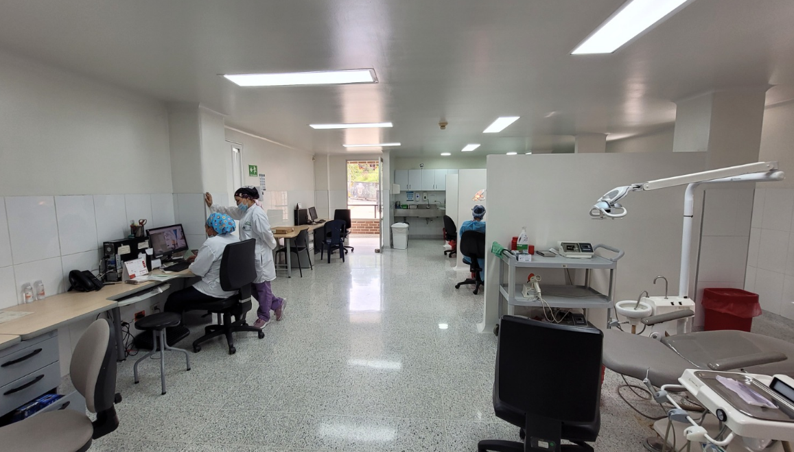 Las obras de mejoramiento en los centros de salud San Lorenzo y Sol de Oriente superaron el 50 %