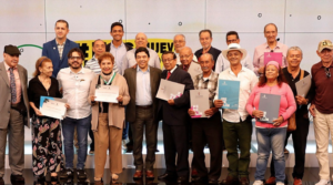 22 artistas mayores de Medellín se suman al beneficio de ingresos económicos vitalicios como reconocimiento a su trayectoria