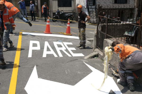 La Administración Distrital supera en un 120 % la meta de señalización de las vías de Medellín