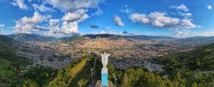 Abordando la Crisis Habitacional en Medellín: Un Enfoque Integral y Colaborativo