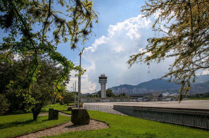 Aeropuerto Olaya Herrera llega a sus 92 años como el segundo con más movilidad de pasajeros en el Centro Norte del país