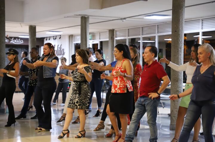 Las tradicionales clases gratuitas de tango y milonga regresan al Aeropuerto Olaya Herrera