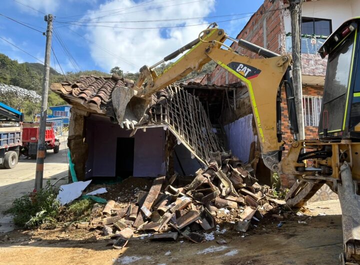 derriba dos nuevos inmuebles focos de  inseguridad en Yarumal 