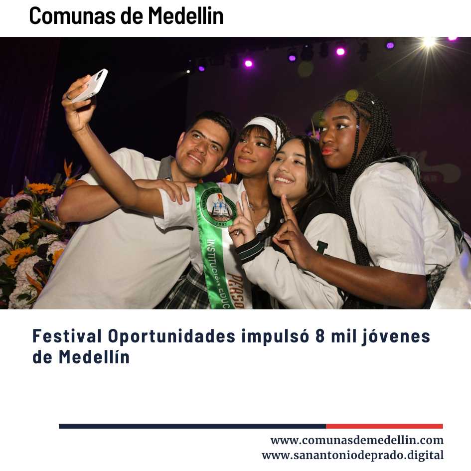 óvenes del liderazgo posando en selfie