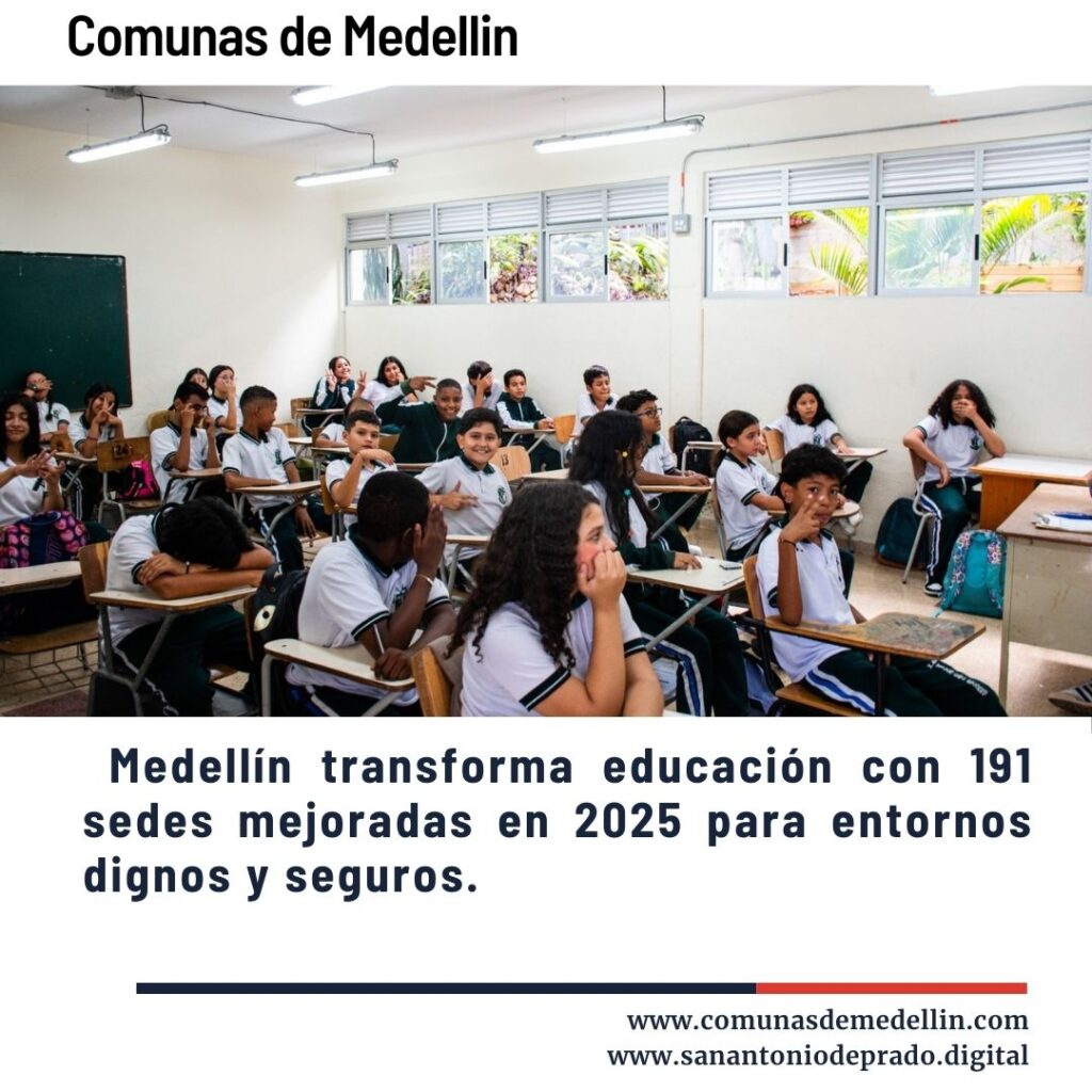 Estudiantes en una aula escolar en Medellín, Colombia, vestidos con uniformes blancos y verdes, participando en una clase con algunos levantando la mano y otros pensativos.