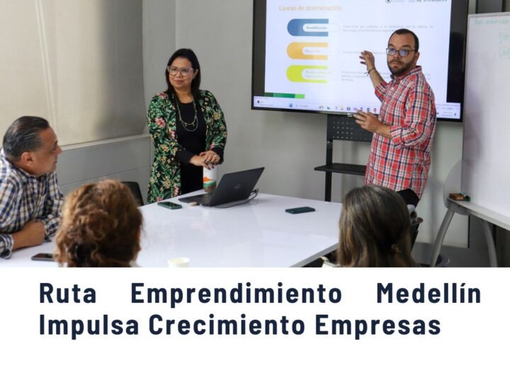 Ruta Emprendimiento Medellín): "Imagen de presentación en reunión sobre Ruta Emprendimiento Medellín, impulsando el crecimiento de empresas en las comunas de Medellín, con expositores y audiencia