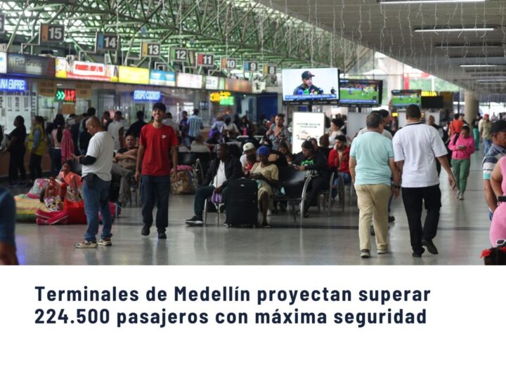 Terminal de Transportes de Medellín llena de pasajeros durante temporada de fin de año, con énfasis en seguridad y movilidad.