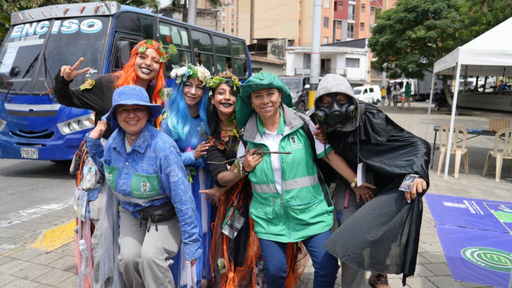 La Alcaldía de Medellín interviene la quebrada Santa Elena y el entorno del Museo Casa de la Memoria