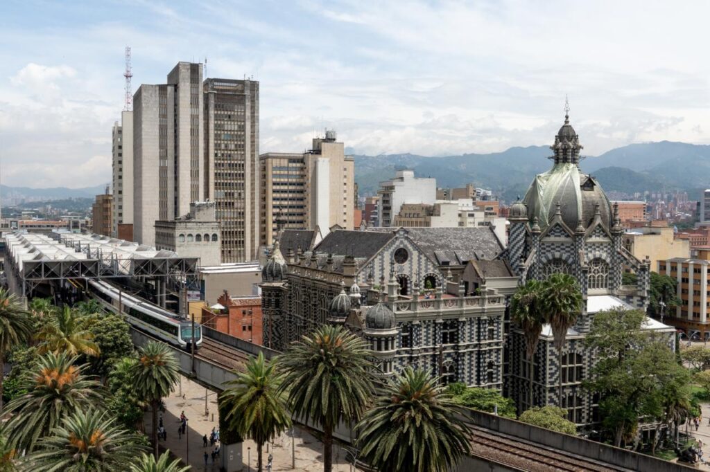 90% Orgullosos Medellín Encuesta