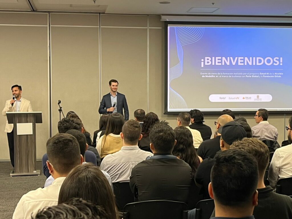 Estud-IA certifica 80 en habilidades digitales Medellín
