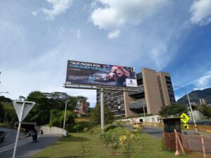 Nestorbo llega a Medellín contra mal parqueo