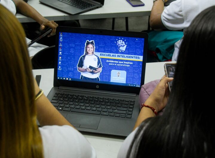 Medellín Forma 1.000 Estudiantes en IA