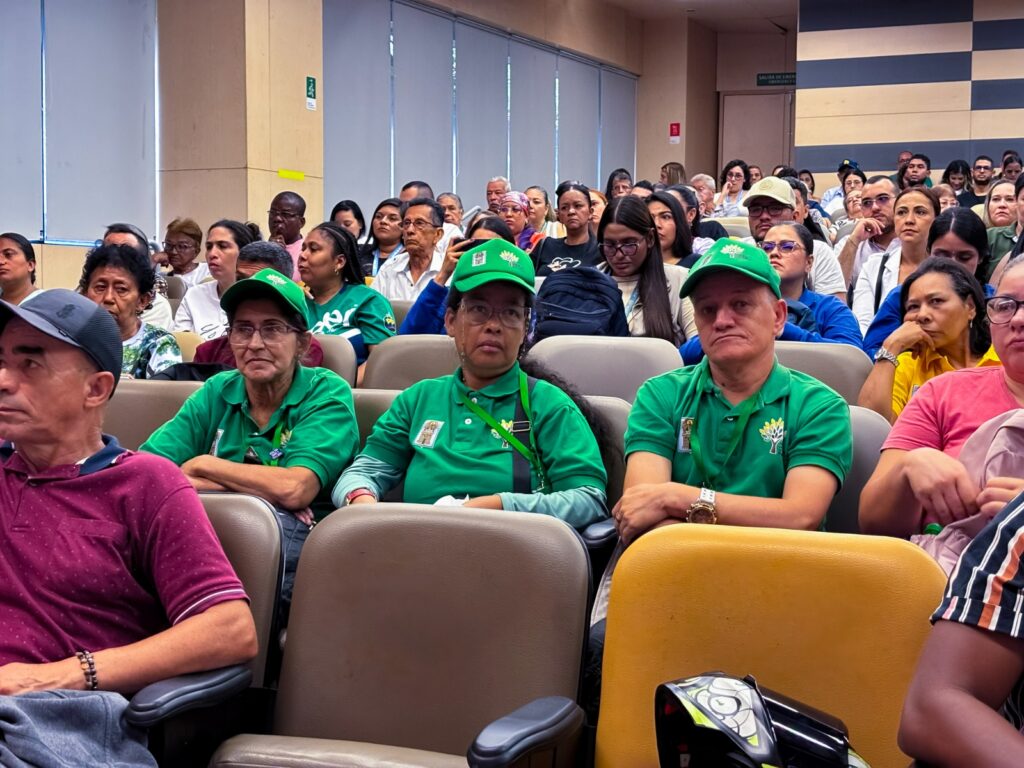 Padrinos refuerzan quebradas Medellín lluvias
