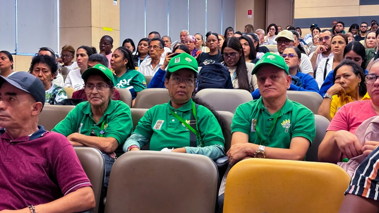 Padrinos refuerzan quebradas Medellín lluvias