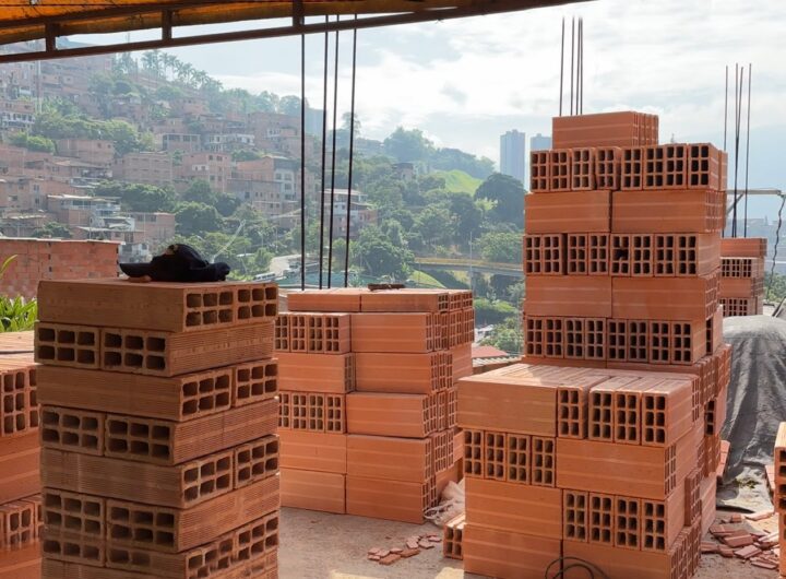 Alcaldía frena construcciones ilegales en Manrique