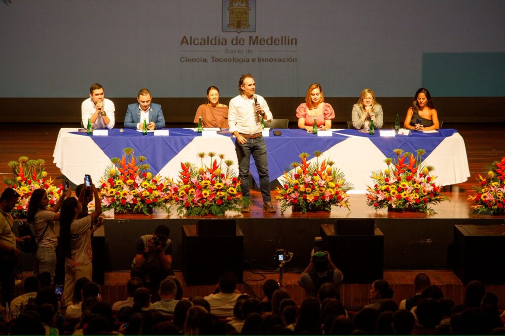 Líderes estudiantiles posesionados Medellín