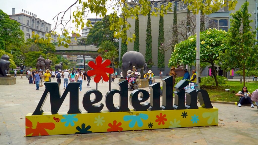 Francia y Medellín impulsan turismo responsable y sostenible