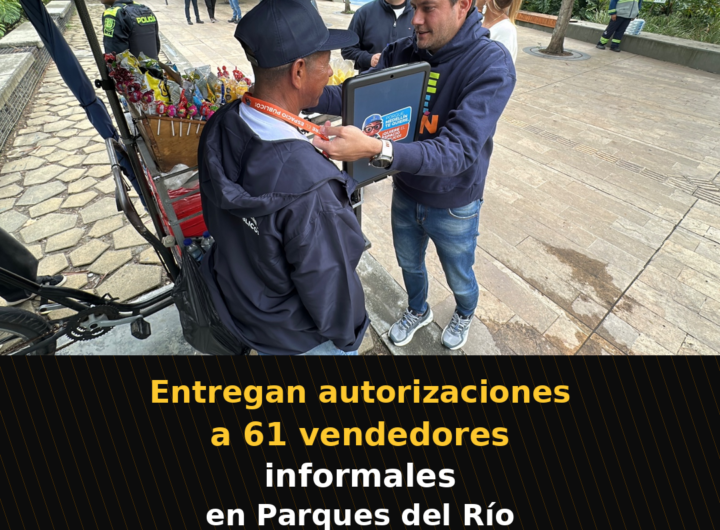 Entregan autorizaciones a 61 vendedores informales en Parques del Río